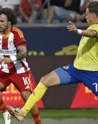 B体育官网下载APP-bsports官方平台-Bsports必一体育官网-阿维什中场：我们需要在面对卡萨比亚的比赛中更具侵略性