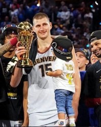 B体育官网下载APP-bsports官方平台-Bsports必一体育官网-本世纪季后赛夺冠所用场次最少的球队都是谁？湖人15胜1负上榜