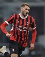 墨西哥前锋希门尼斯：期待金杯赛决赛 离开米兰的传闻不会困扰我